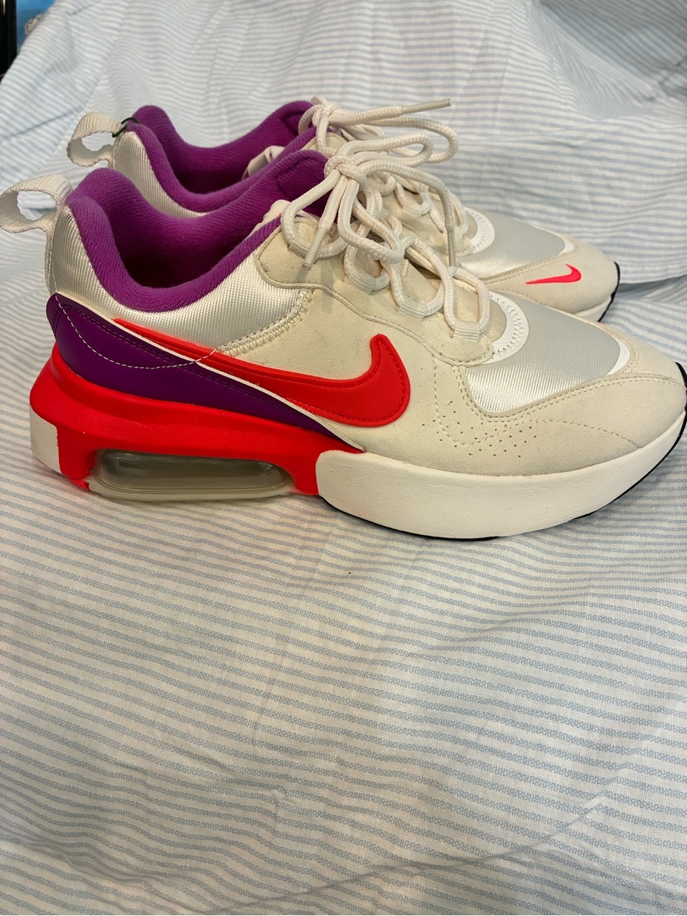 Nike Wmns Air Max Verona 'White Crimson Purple'